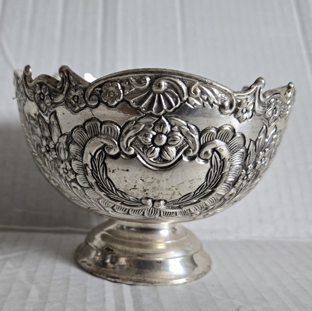 Vintage F.B. Rogers Silver Plate Ornate Floral Relief Pedestal Bowl